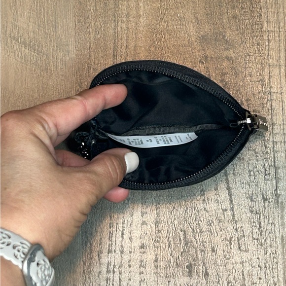 NWOT Lululemon Card Pouch *Black w/ gunmetal hardware* - Picture 3 of 3